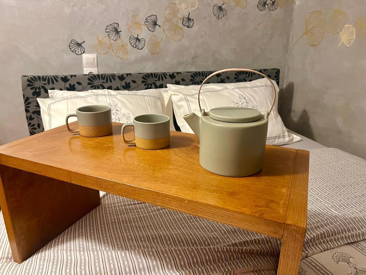 Cozy Tiny Apartment In The Heart Of Plaka Athens Luaran gambar