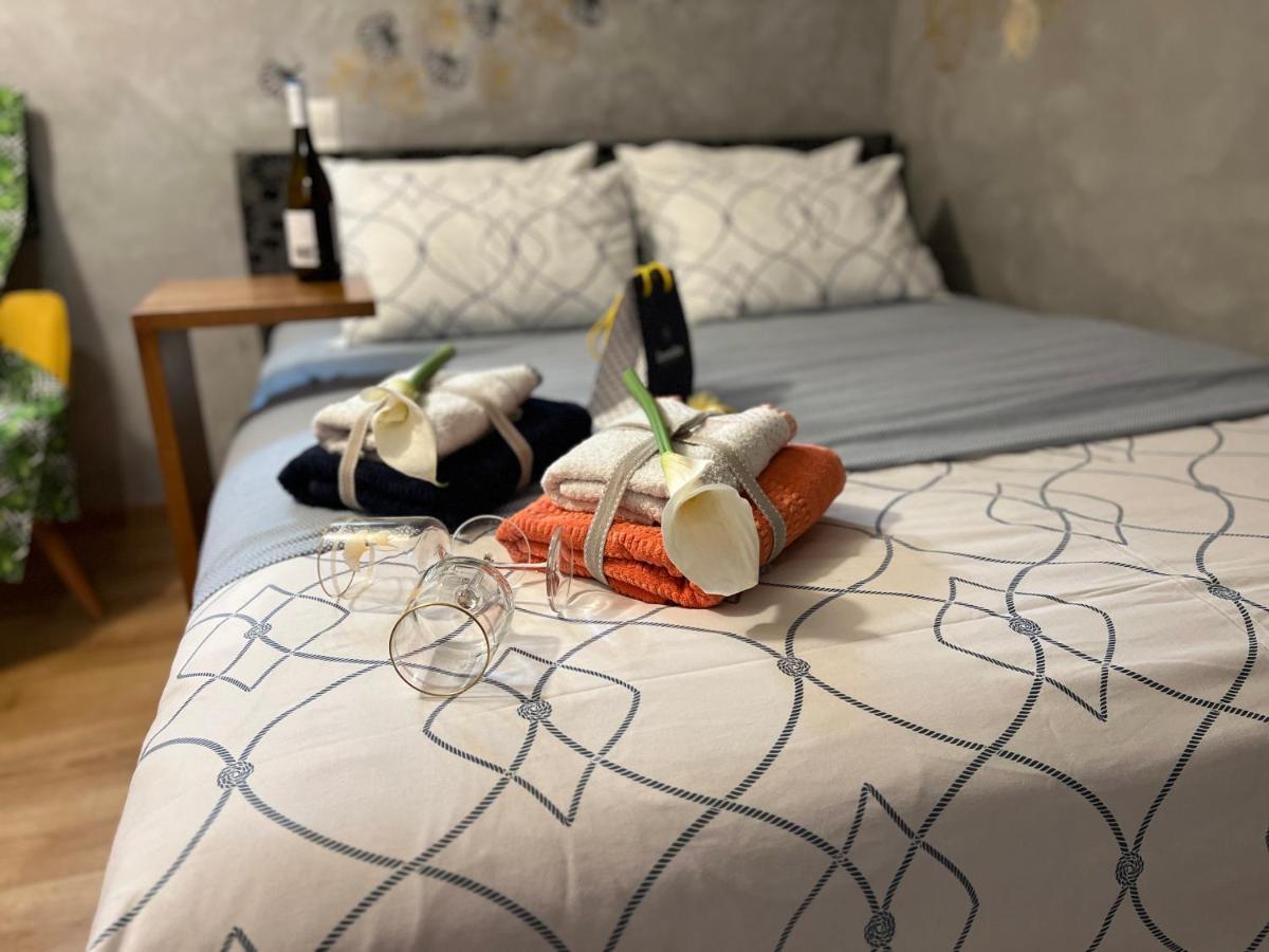 Cozy Tiny Apartment In The Heart Of Plaka Athens Luaran gambar