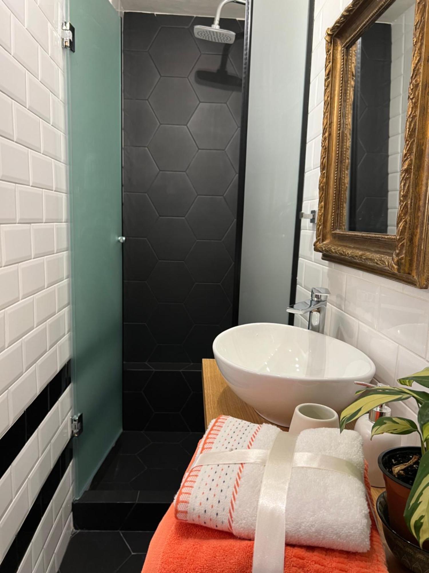 Cozy Tiny Apartment In The Heart Of Plaka Athens Luaran gambar